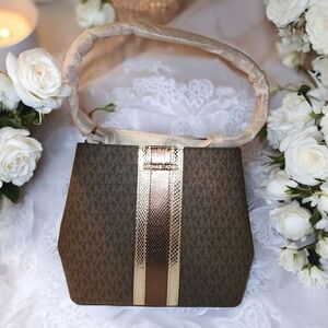 Michael Kors Bucket Shoulder Bag